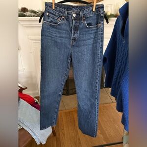 Levi's Women's Straight Leg Jeans in Classic Blue